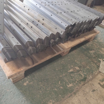 Gia Công Chấn Sắt V Theo Yêu Cầu – Từ 1ly đến 12ly
